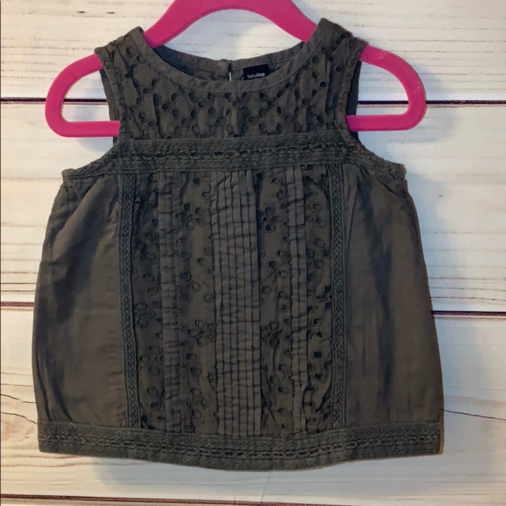 BabyGap charcoal gray eyelet tank. Sz 3Yr